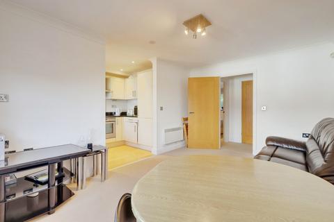 2 bedroom flat for sale, High Street, Benfleet, SS7