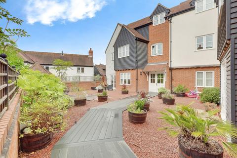 2 bedroom flat for sale, High Street, Benfleet, SS7
