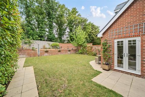 5 bedroom detached house for sale, Flora Avenue, Aston Clinton,
