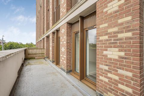 2 bedroom flat for sale, Flat 30, Ziggurat House, 25 Grosvenor Road, St. Albans, Hertfordshire