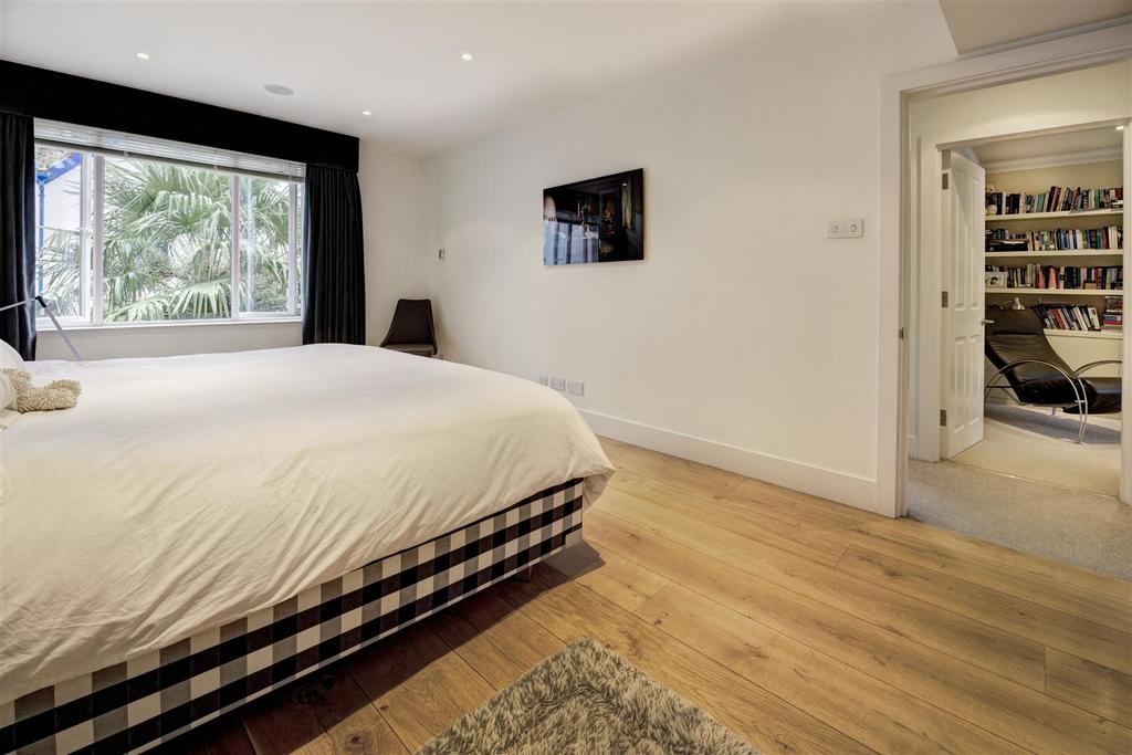D0398 5 the village nw3 m Bed2.jpg