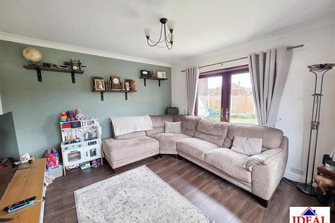 63 Charles Street, Carcroft, Doncaster, DN6 8AZ