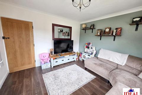 63 Charles Street, Carcroft, Doncaster, DN6 8AZ