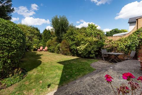 undefined, Harman Drive, The Hocrofts, NW2