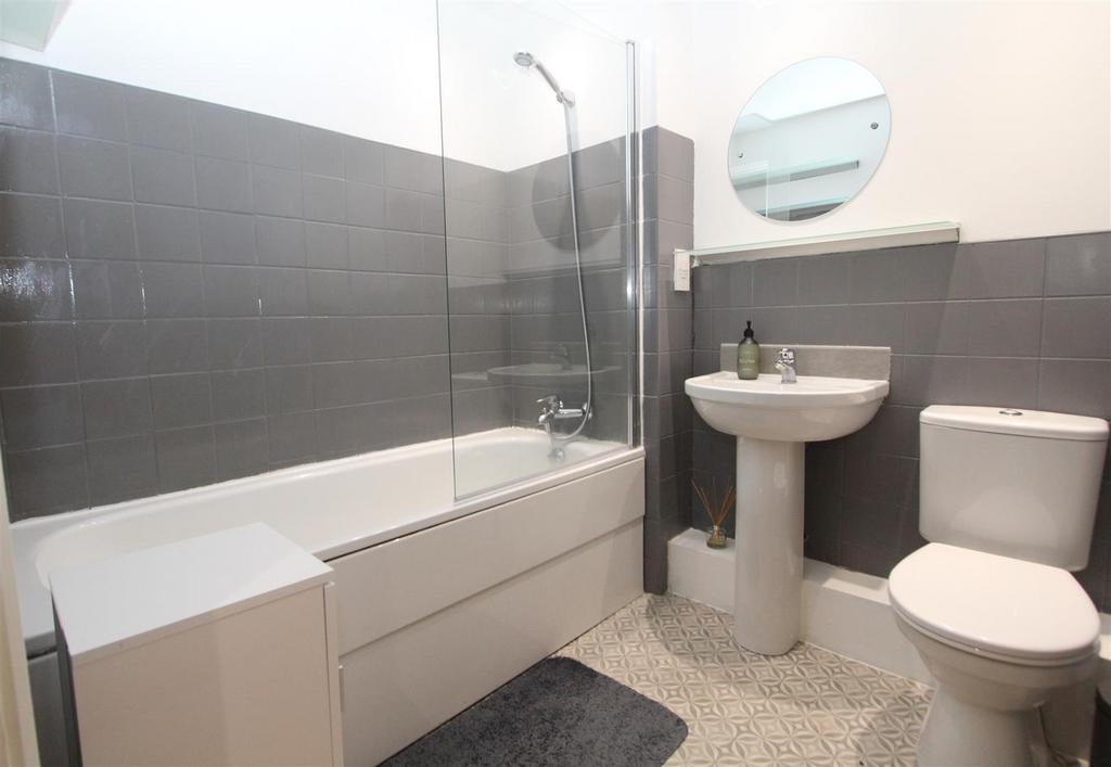 Bathroom.JPG