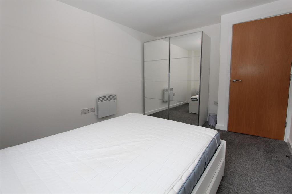 Bed1.JPG
