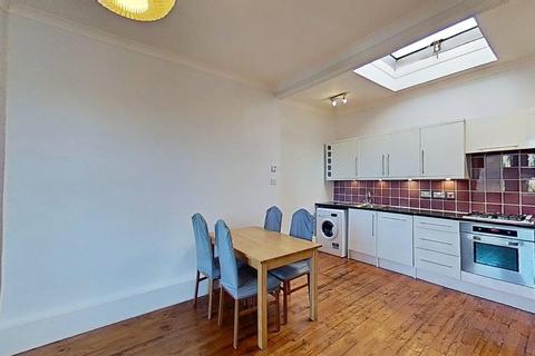 1 bedroom flat to rent, Broughton Road, Edinburgh, EH7
