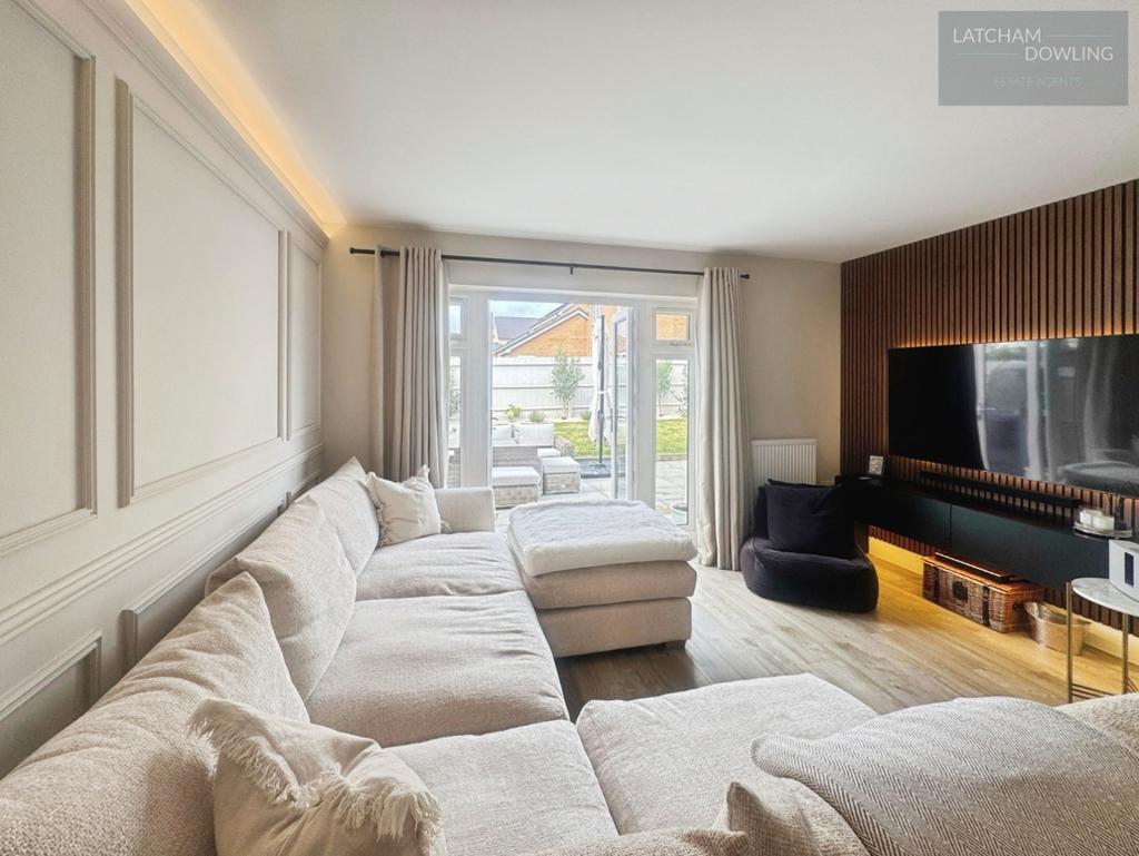 Pbox-living room-331242.jpg