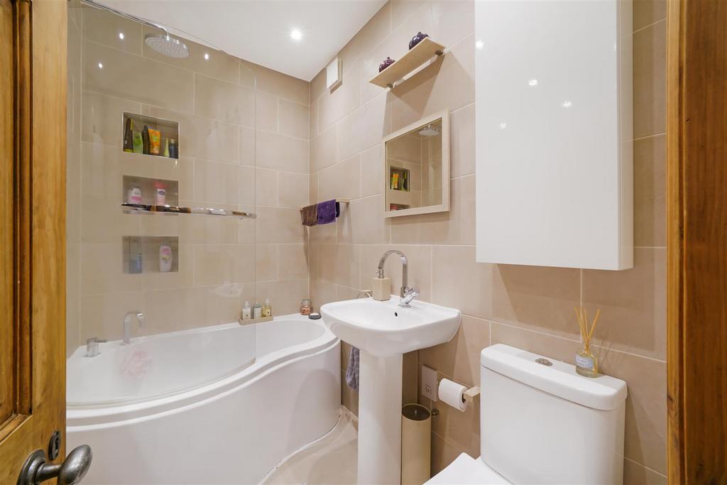 922 Harrow Road - vr K8 Hv WACDgxr DA7e Pv X.jpg