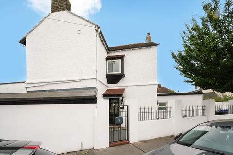 3 bedroom detached house to rent, Raymead Avenue, Thornton Heath, CR7
