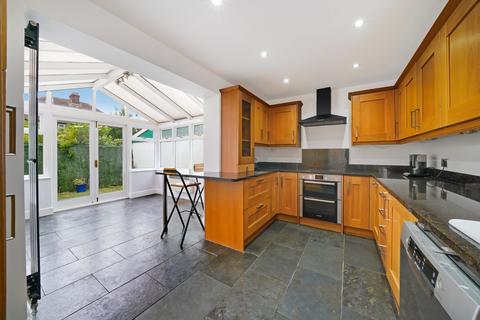 3 bedroom detached house to rent, Raymead Avenue, Thornton Heath, CR7