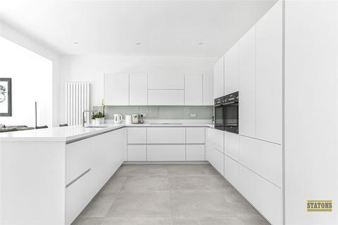 undefined, Myddelton Park, Whetstone, London, N20
