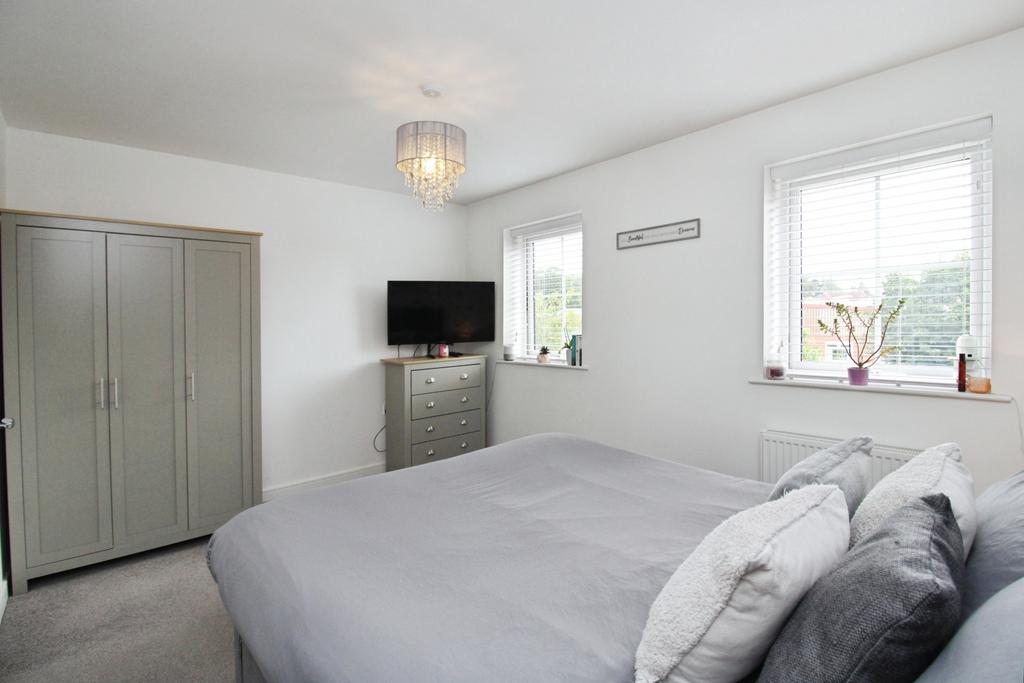 Pbox-bedroom-332432.JPG