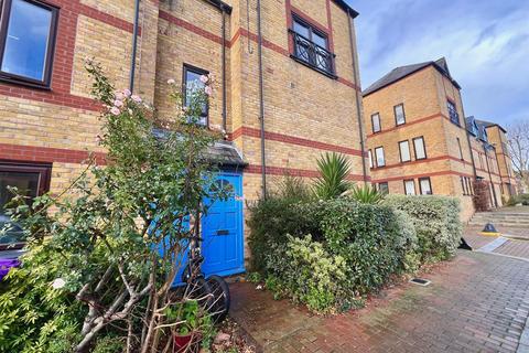 1 bedroom maisonette to rent, Torrington Place, London E1W