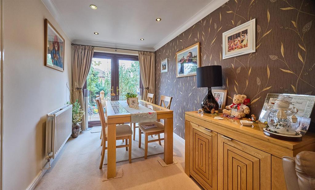 Fitted Dining/Kitchen to Rear