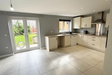 4 bedroom detached house to rent, Barnett Way, Lydney