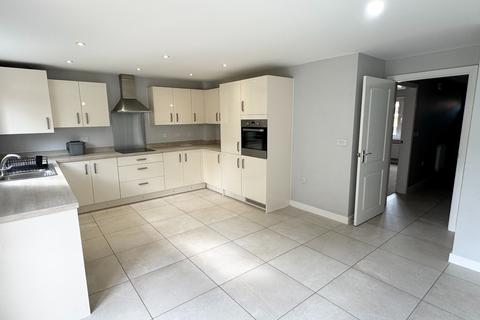 4 bedroom detached house to rent, Barnett Way, Lydney