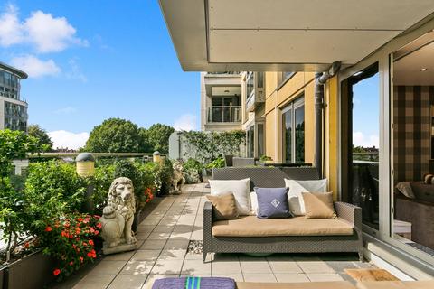 2 bedroom flat for sale, Regency House, The Boulevard, Imperial Wharf, London