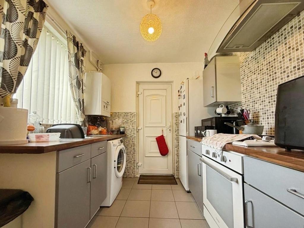 C10e632c--4 EE0-8 C29-25984 B6 CE6 EC-19589-000007 B6 D31