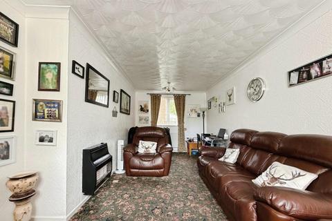 2 bedroom end of terrace house for sale, Westwell Grove, Leigh