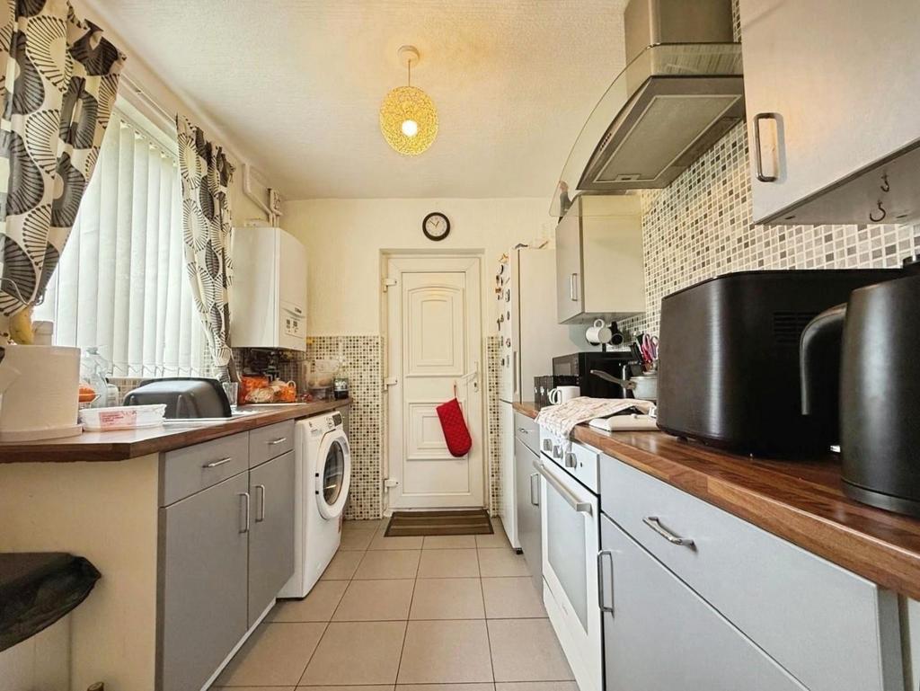 5d7c618c--4 B57-9995-D03526 A552 F7-19589-000007 B6 D39