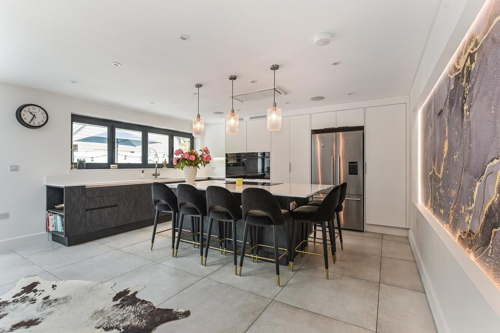 Kitchen/Breakfast Rm