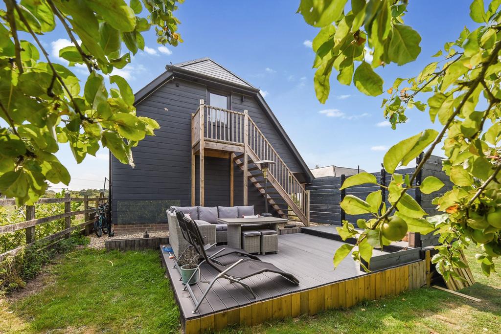 Deck &amp; Plunge Pool