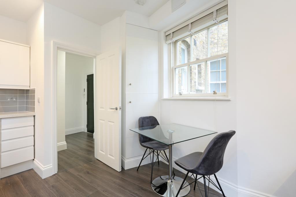 Apartment in London - View 5