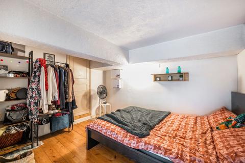 1 bedroom flat for sale, Lexington Building, Bow Quarter, London, E3