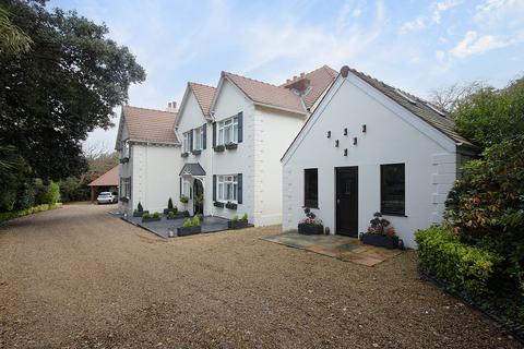 5 bedroom property for sale, Rue Cauchez, St Martin's, Guernsey, GY4