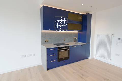 undefined, Good Luck hope, London, E14