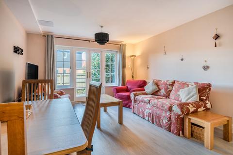 2 bedroom flat for sale, Wychwood Place, Winchester, Hampshire, SO22