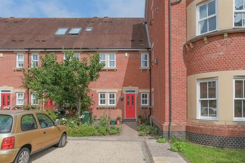 3 bedroom terraced house to rent, Rutherway, Oxford
