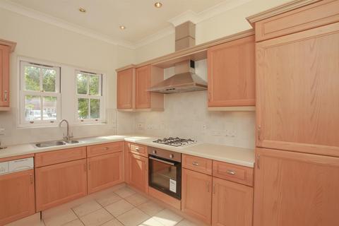 3 bedroom terraced house to rent, Rutherway, Oxford