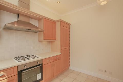3 bedroom terraced house to rent, Rutherway, Oxford