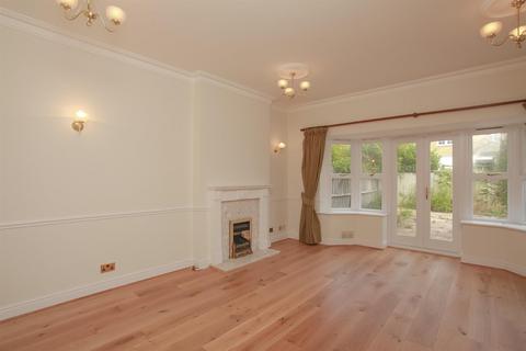 3 bedroom terraced house to rent, Rutherway, Oxford