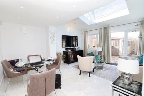 43 Wordsworth Gardens, Borehamwood, WD6 2AB