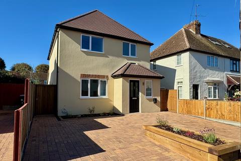 3 bedroom detached house for sale, Meadow Way, Stotfold, Hitchin, SG5