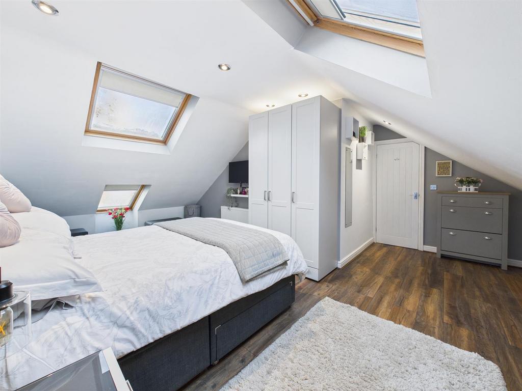 Bedroom: