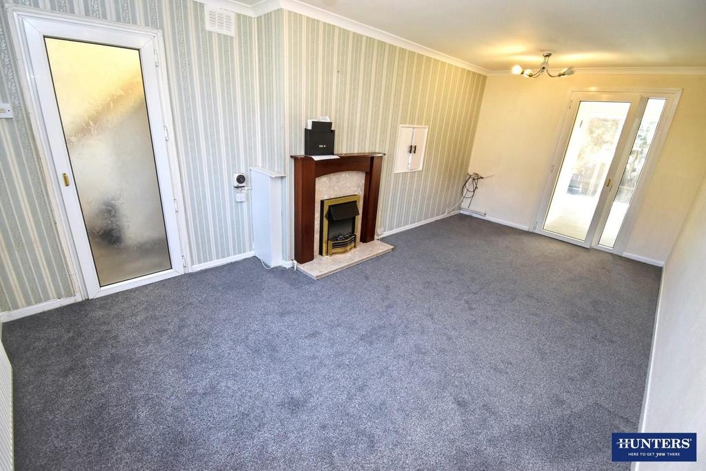 Lounge-dining room