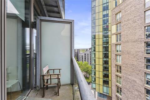 undefined, Abito, 85 Greengate, Salford, M3