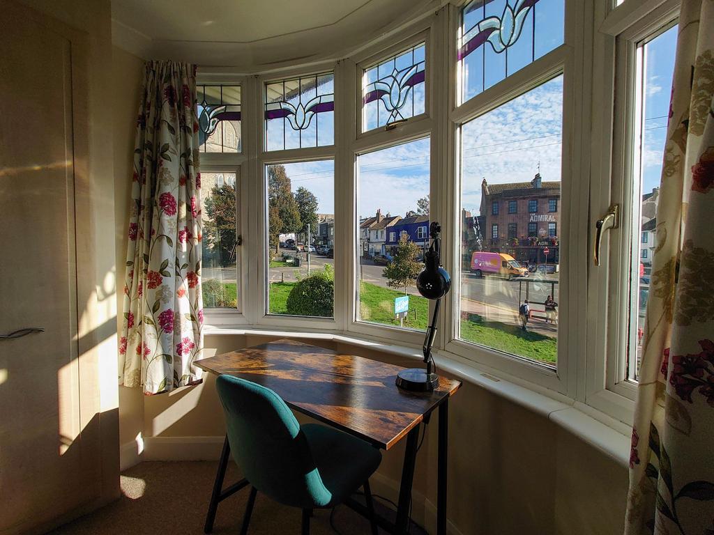 House in Brighton, Round Hill - View 3