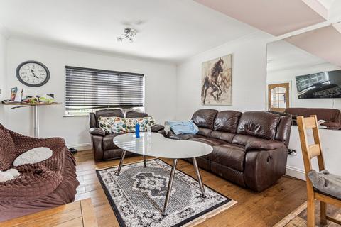 Whitfield Way, Mill End, Rickmansworth, WD3