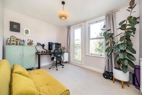 2 bedroom flat for sale, Devonshire Road, London SE23