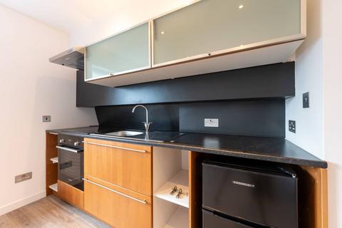 Shaftesbury Avenue, Kenton, HA3