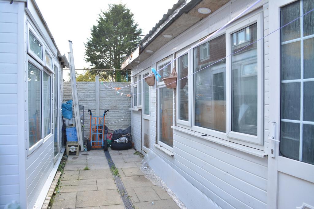 Garden/Outbuilding