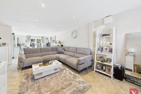 61 Bidwell Hill, Houghton Regis, Dunstable, LU5 5EP