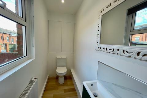 4 bedroom terraced house for sale, Rose Terrace, Horsforth, Leeds, West Yorkshire, LS18