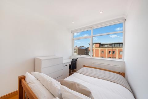 4 bedroom apartment to rent, Bethnal Green Road, London, E2