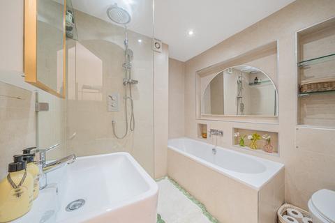 Flat A, 22 Gayville Road, London, SW11 6JP